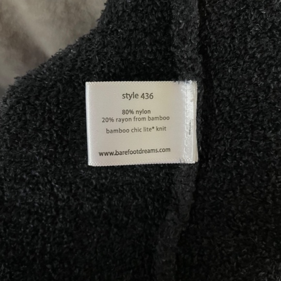 *SOLD* Barefoot Dreams bamboo shawl cardigan - S/M - Picture 8 of 9